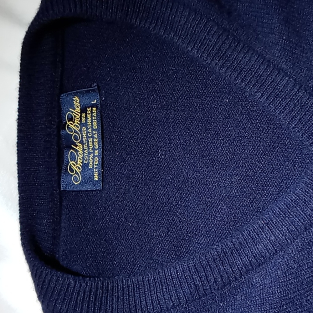 Brooks Brothers Cashmere V-neck Sweater, mens large, very dark blue